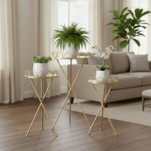 Set de tres pedestales dorados con charola blanca