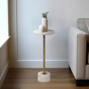 Mesa lateral redonda con mármol blanco y base dorada