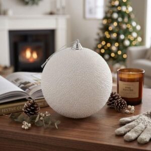Esfera decorativa navideña blanca texturizada